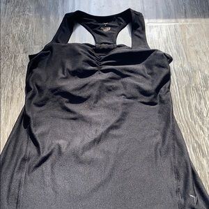 Old navy workout tank size medium